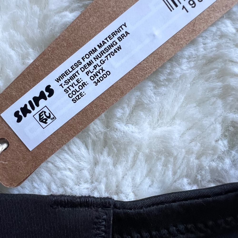 SKIMS Wireless Form Maternity T-Shirt Demi Nursing Bra Onyx Black Size 34DDD NEW - Picture 8 of 11